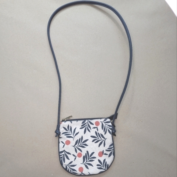 JOYN Crossbody Bag Handmade Abstract Leaf Print - Picture 2 of 9
